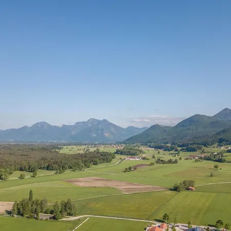 Direkt Zwischen Chiemsee U Alpen Dg بيرناو ام شيمسي